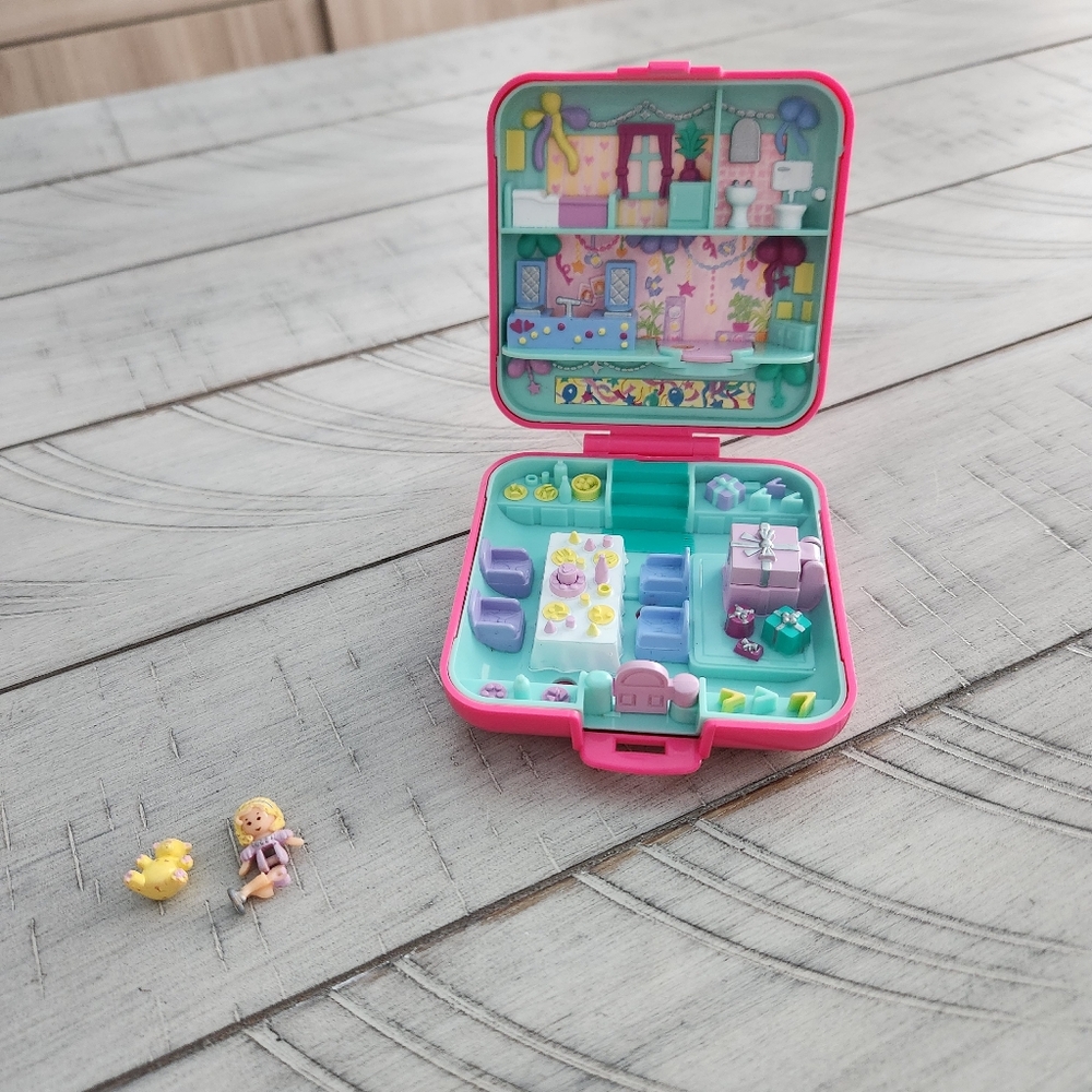 1989 Blue Bird Polly Pocket Party Surprise